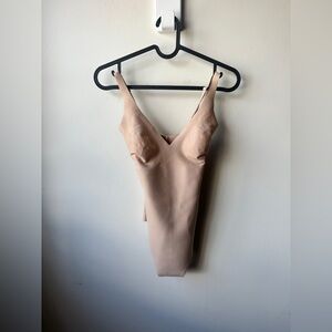 Skims Unlined Plunge Thong Bodysuit Nude Size XS NWT